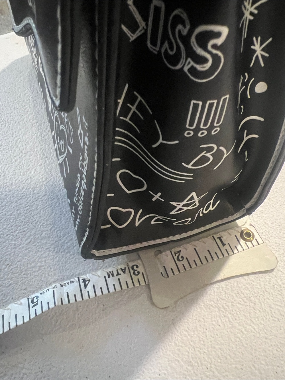 Black Graffiti 'Amore' Top Handle Satchel - Picture 4 of 5